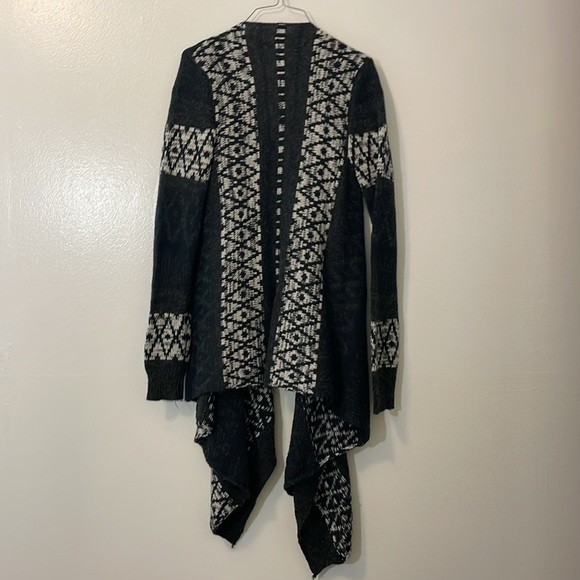 8 RED BUTTERFLIES Knit Print Waterfall Drape Open Front Cardigan black & white - Picture 3 of 5